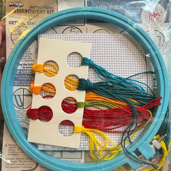 ArtSkills “Farm Fresh” Embroidery Kit - Picture 2 of 2
